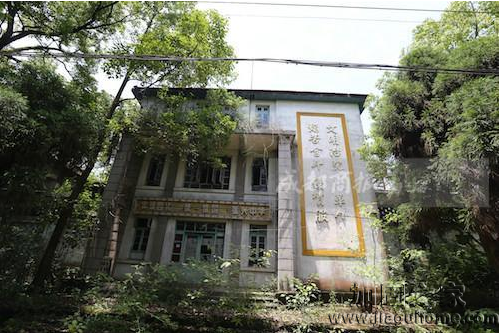 成都一廢棄醫院需要加固維修，探險者前往探秘極度危險。